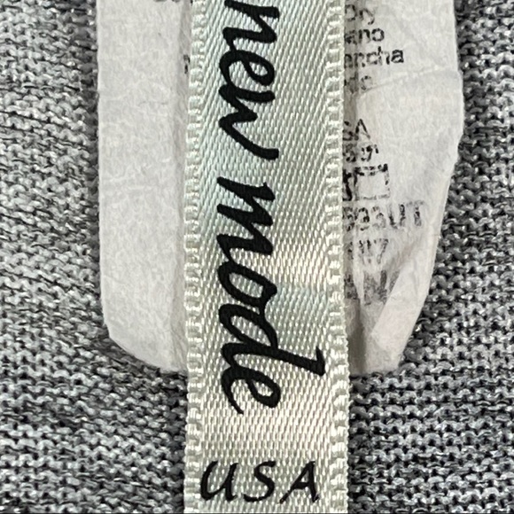 New Mode size medium long sleeve black & white checkered shirt, ruffle bottom - Picture 9 of 9